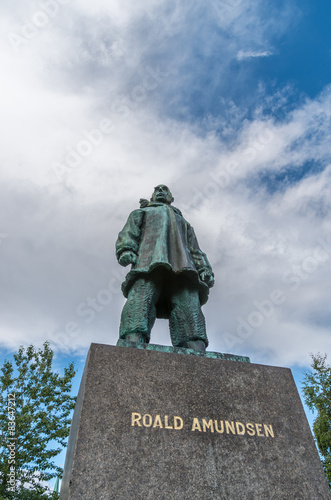 Statue of Roald Amundsen