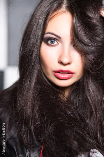 Wallpaper Mural Portrait of pretty surprised brunette Torontodigital.ca