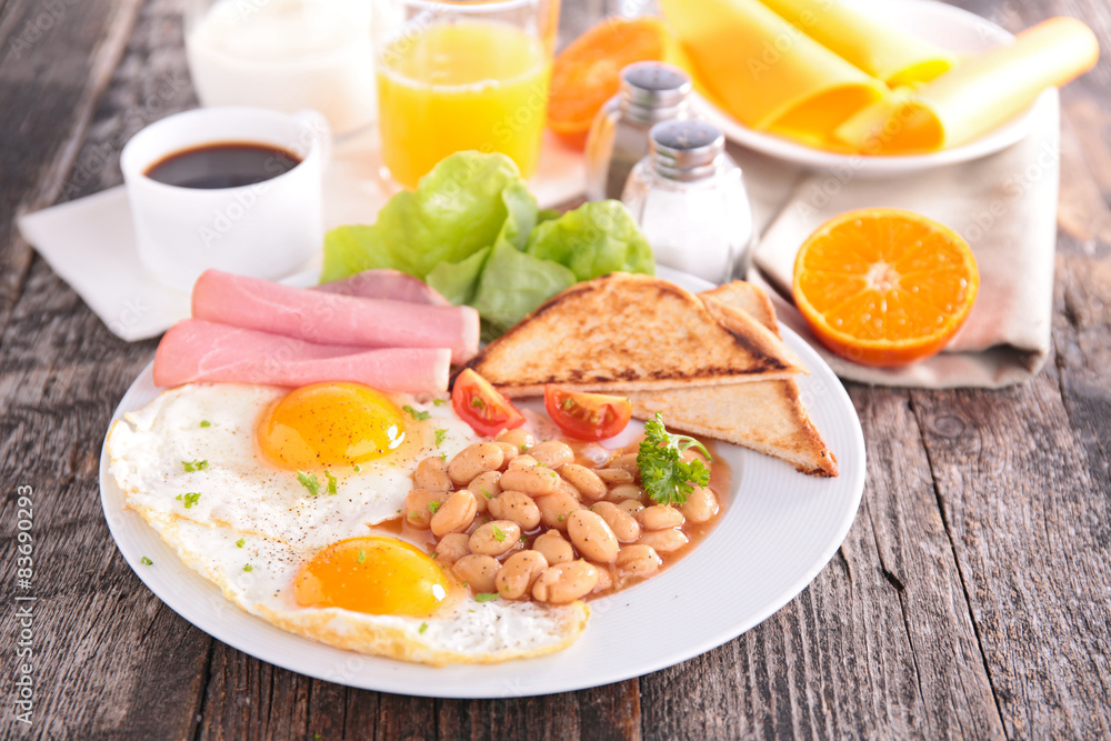 breakfast with egg,bean,bacon