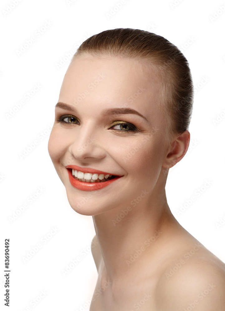Obraz premium Portrait of a beautiful girl with a smile.