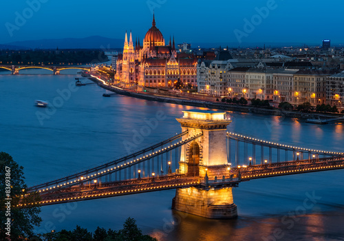 Canvas Print Budapest Chain Bridge and the Hungarian Parliament