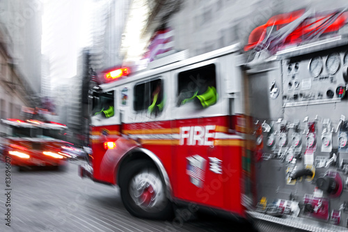Slika na platnu fire trucks and firefighters brigade in the city