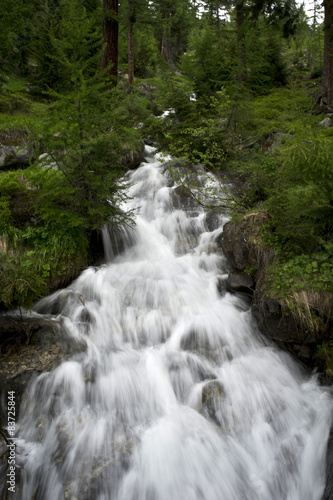Fototapeta Naklejka Na Ścianę i Meble -  little waterfall