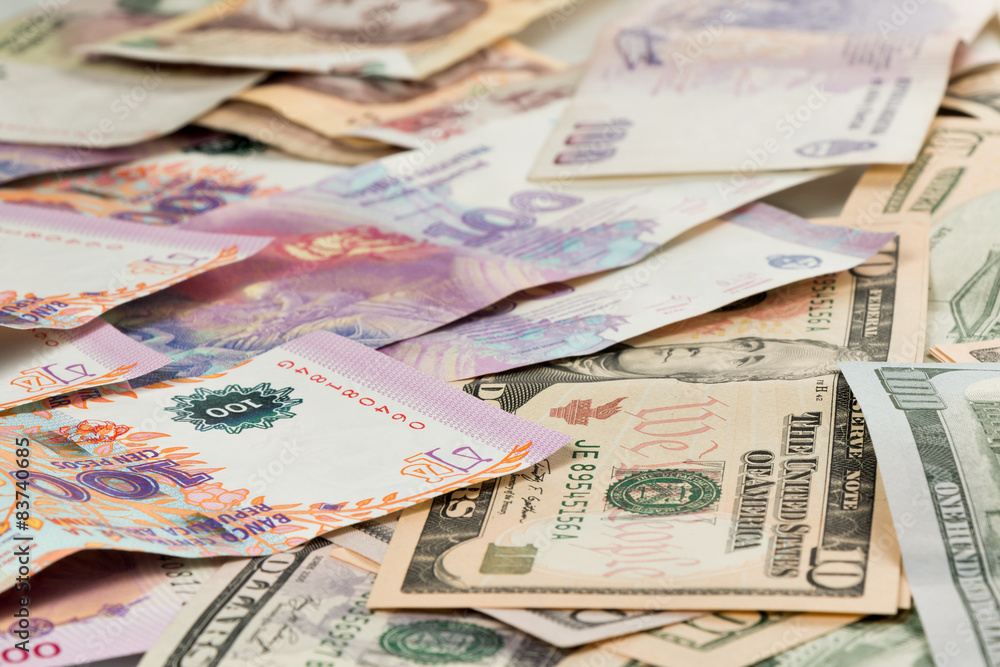 US Dollar und Argentinische Peso Geldschein US Dollar und Argentinische Peso Geldschein
