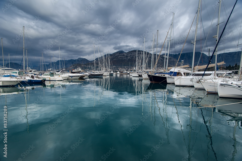 Fototapeta premium Beautiful yachts in bay