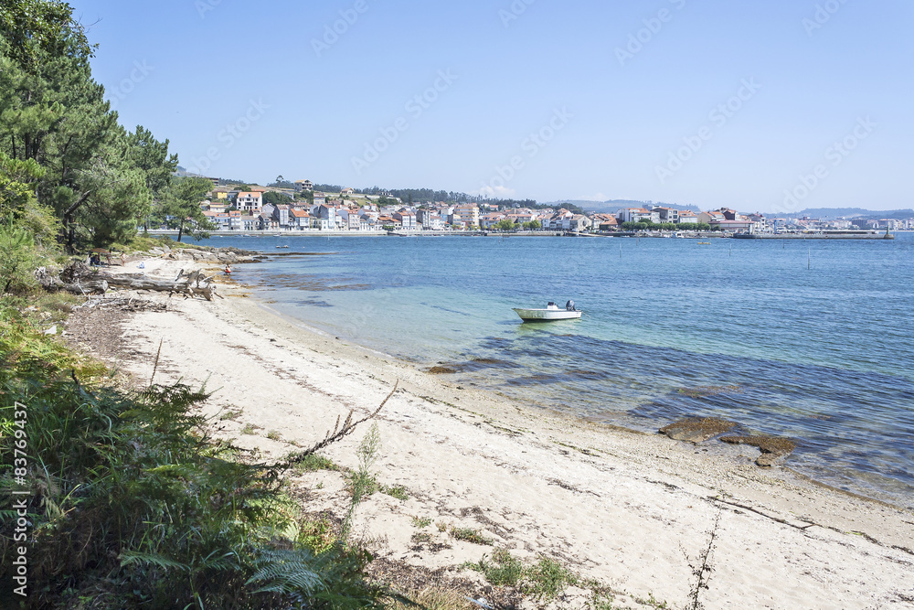 Fototapeta premium Boat on the beach in Cortegada Island