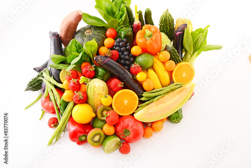 Fototapeta Naklejka Na Ścianę i Meble -  新鮮な野菜と果物