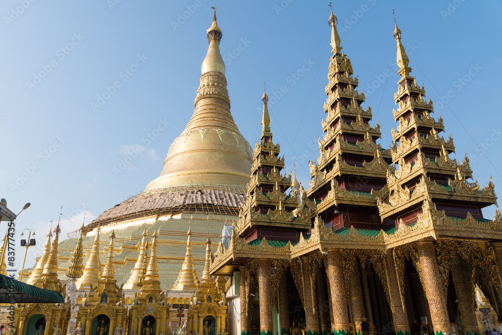Fototapeta premium シュエダゴン・パゴダ