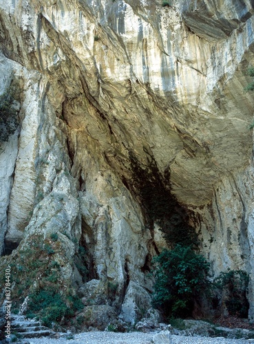 Felswand in der Toskana