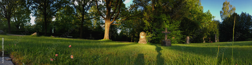 Obraz premium Alter Friedhof im Abendlicht