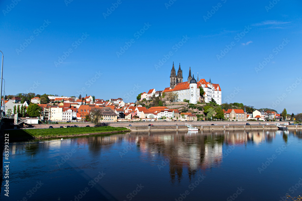 Obraz premium Cityscape of Meissen and river Elbe