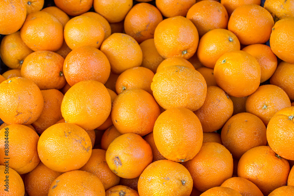fresh oranges / Display with lots of fresh oranges fresh oranges / Display with lots of fresh oranges
