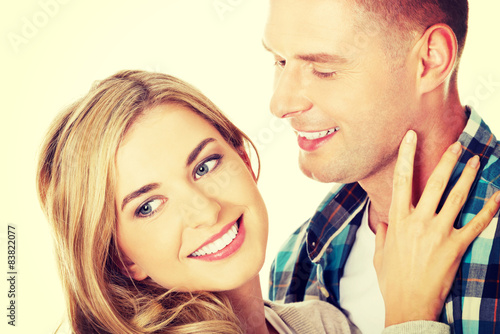 Wallpaper Mural Couple embrace Torontodigital.ca