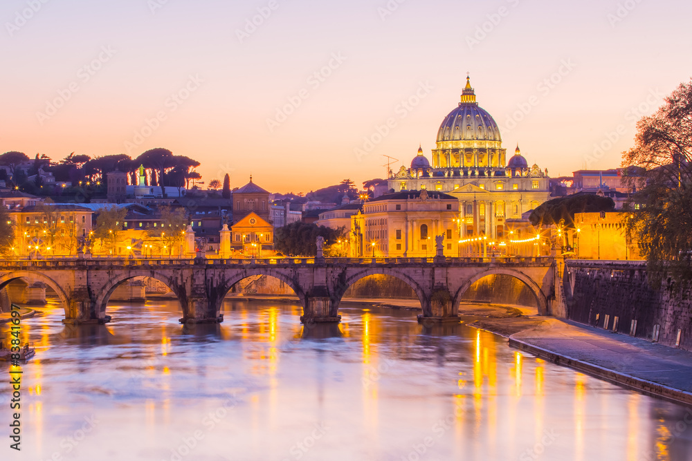 Fototapeta premium Nocny widok na katedrę Świętego Piotra w Rzymie, Włochy