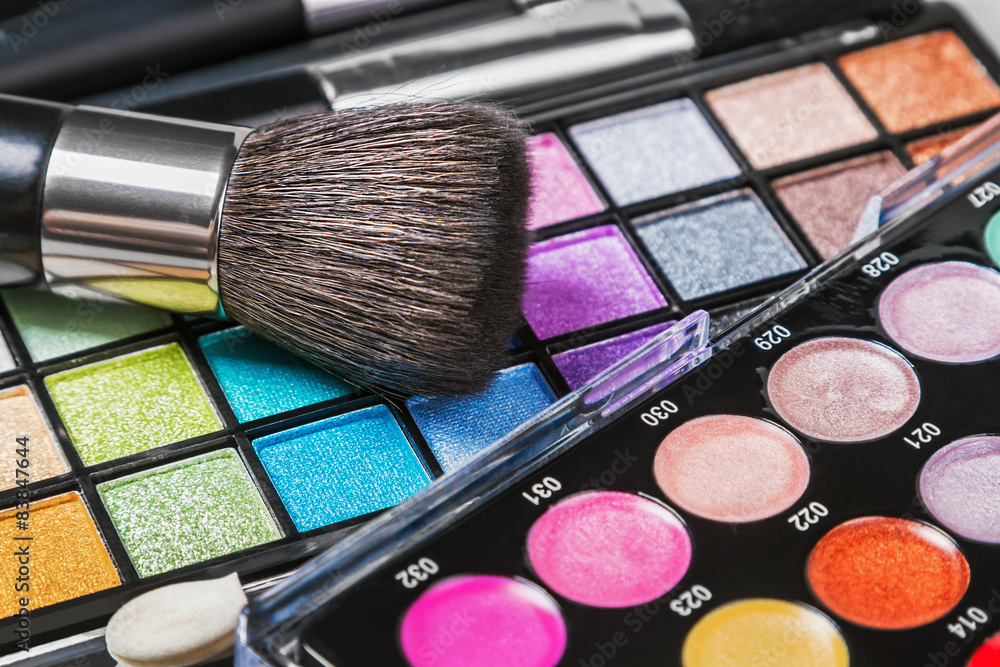 Make-up colorful eyeshadow palettes Make-up colorful eyeshadow palettes