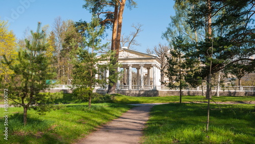 Pavilion "Three Graces" in Pavlovsk park © allegro60