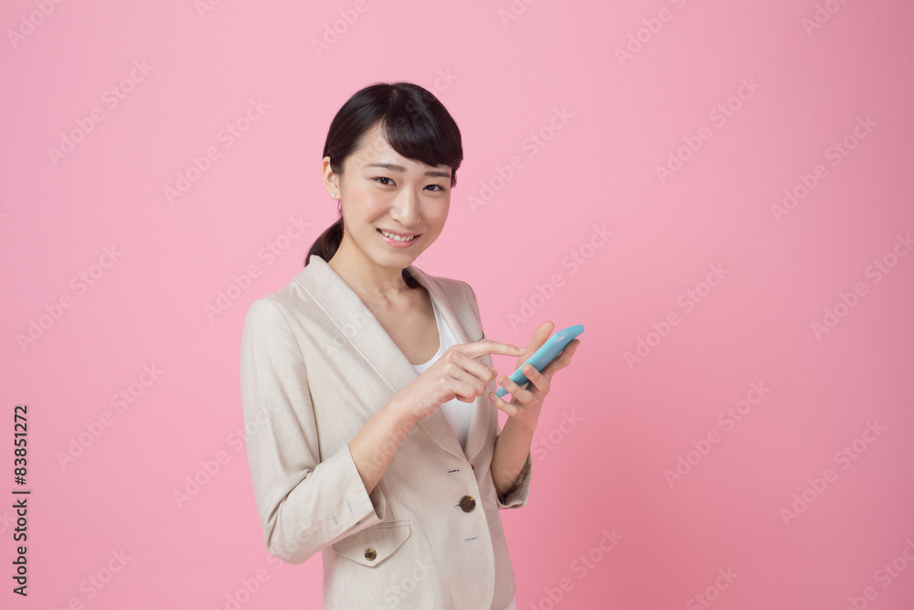 若いビジネスウーマン 若いビジネスウーマン