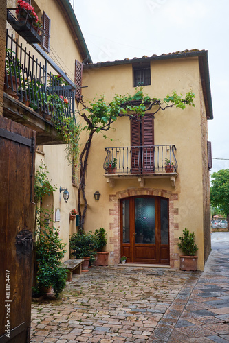 Obraz na płótnie Ancient Alley in Tuscany w salonie