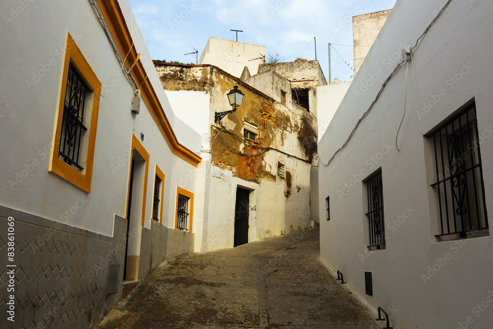 narrow street of Arcos de la Frontera