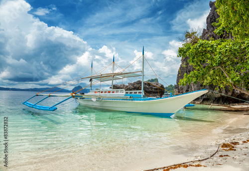 фотографія Traditional boat used for island hopping in El Nido, Philippines