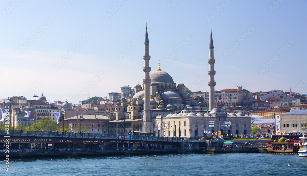 Fototapeta premium ISTANBUL, TURKEY - MAY 14, 2015:Panorama 