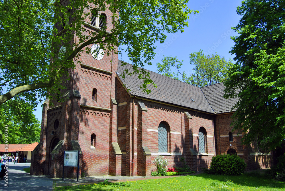 Seitenansicht Kirche Gelsenkirchen