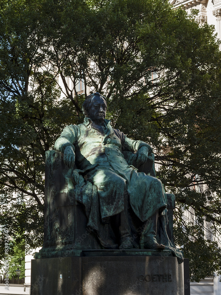 Denkmal Johann Wolfgang von Goethe, Wien, Burgring, Dichter