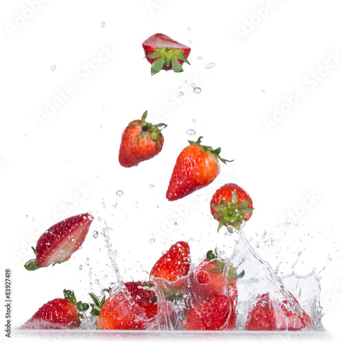 Fototapeta Naklejka Na Ścianę i Meble -  Fresh Strawberries with water splash