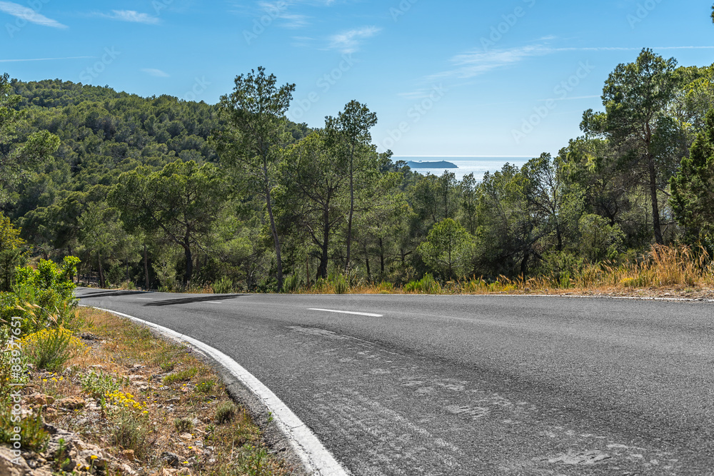 Naklejka premium mediterrane Landstraße auf Ibiza Spanien