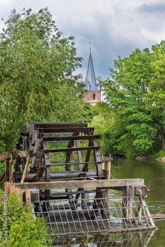 Wasserrad und Kirche Erlangen-Bruck