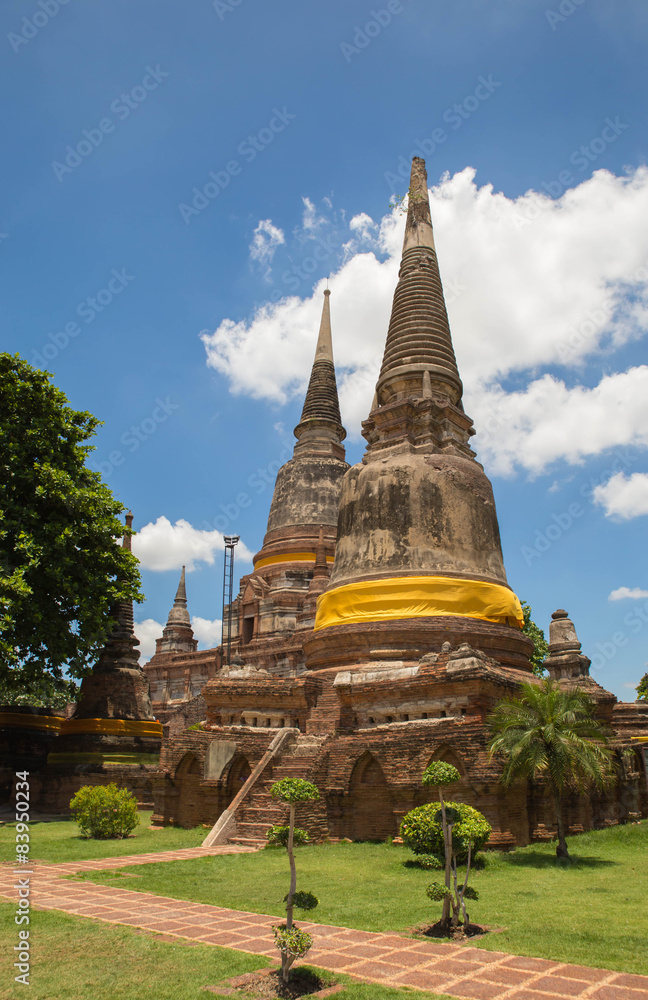 Fototapeta premium Wat Yai Chaimongkol / Ayutthaya Thailand