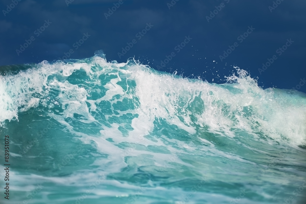 Sea waves