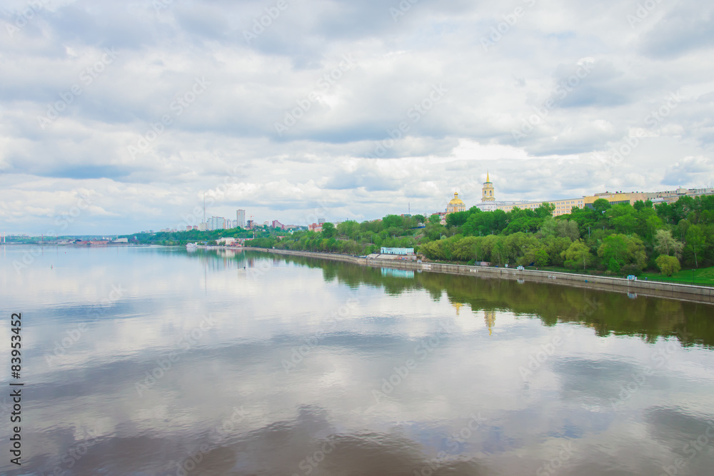 Fototapeta premium городской пейзаж у реки
