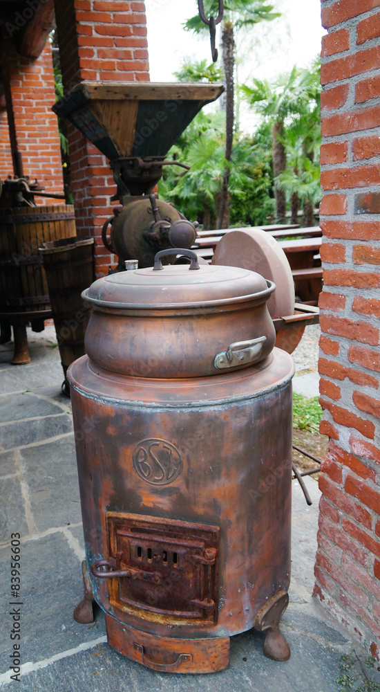 Obraz premium Antique stove and pot in Switzerland