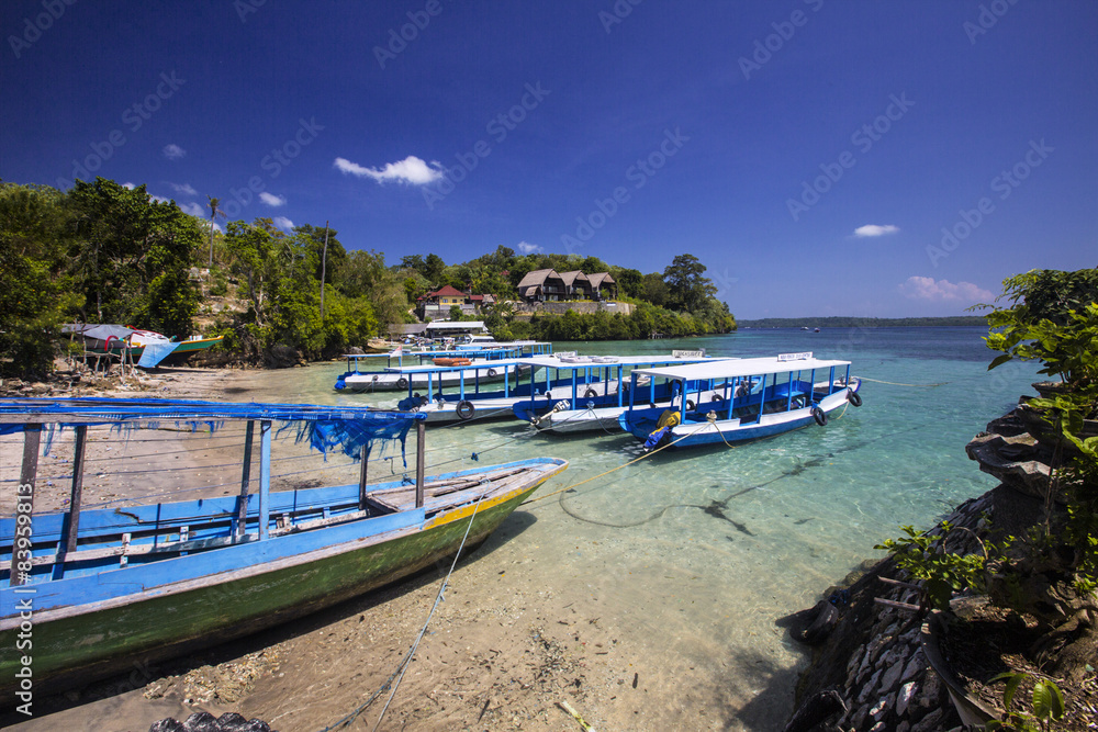 Obraz premium boats on the shore,Nusa Penida in Indonesia