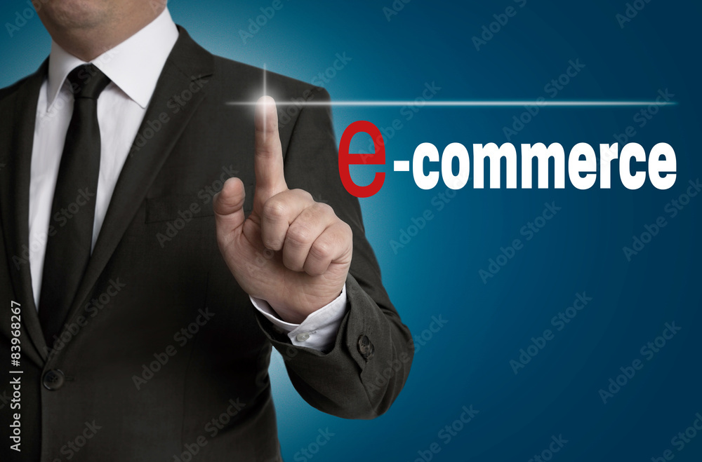 e commerce Touchsreen wird von Geschäftsmann bedient e commerce Touchsreen wird von Geschäftsmann bedient