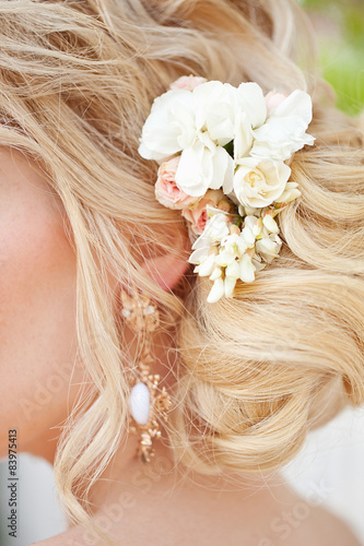 fashion wedding hairstyle with flowers