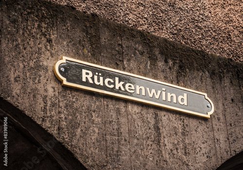 Strassenschild 43 - Rückenwind photo