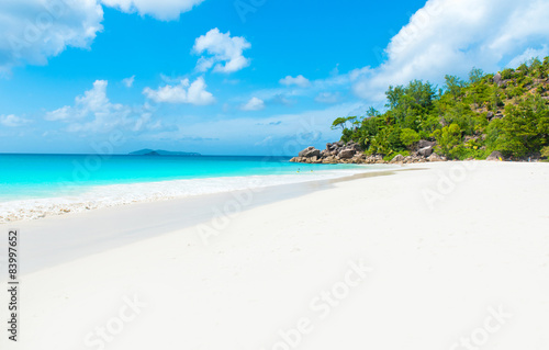 Fototapeta Naklejka Na Ścianę i Meble -  Beautiful Paradise beach - Tropical Island