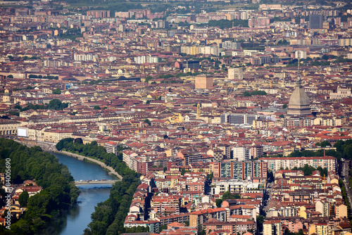 Fototapeta Naklejka Na Ścianę i Meble -  Vista su Torino nei pressi del fiume Po