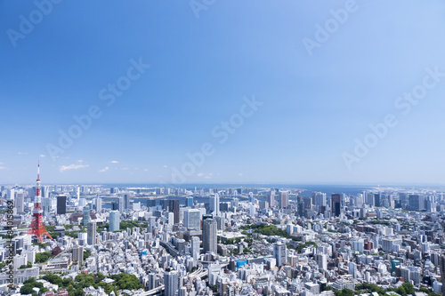 快晴青空 東京タワーと東京都心の街並 2015年5月撮影 湾岸エリアに多くの高層ビルが竣工