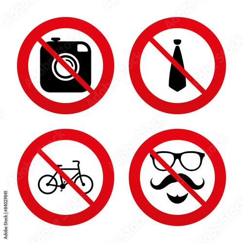 Hipster photo camera icon. Glasses symbol.