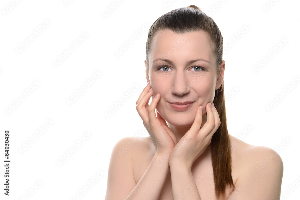 Sinnliche Frau berührt ihr Gesicht Sinnliche Frau berührt ihr Gesicht