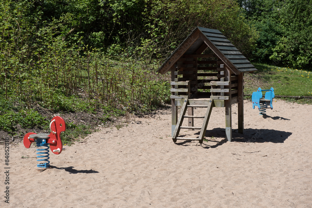 Kinderspielplatz im Park Kinderspielplatz im Park
