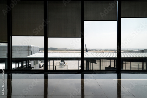 Espera en el Aeropuerto de Adolfo Suárez Madrid photo