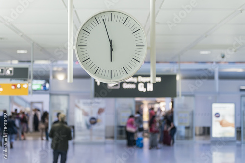 Uhr am Flughafen