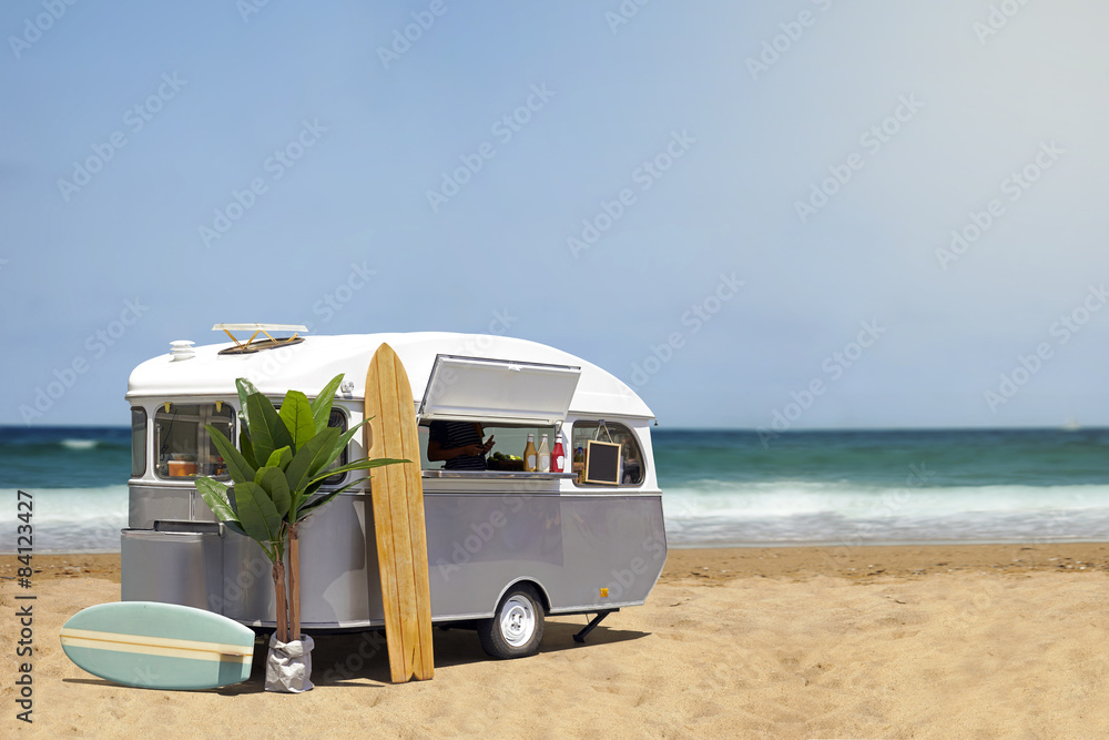 Food truck caravan on the beach - obrazy, fototapety, plakaty 