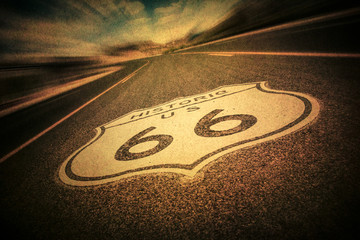 Aluminium schilderij Route 66 Route 66 bord met vintage textuur  © littleny