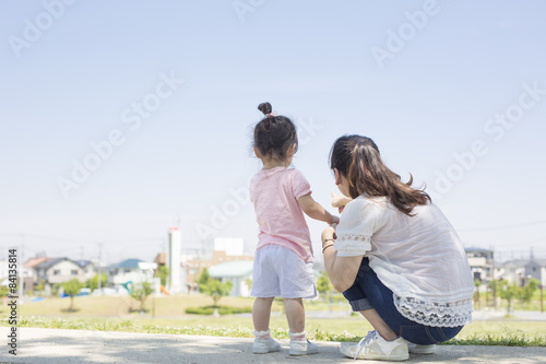 親子の後ろ姿 Stock 写真 Adobe Stock