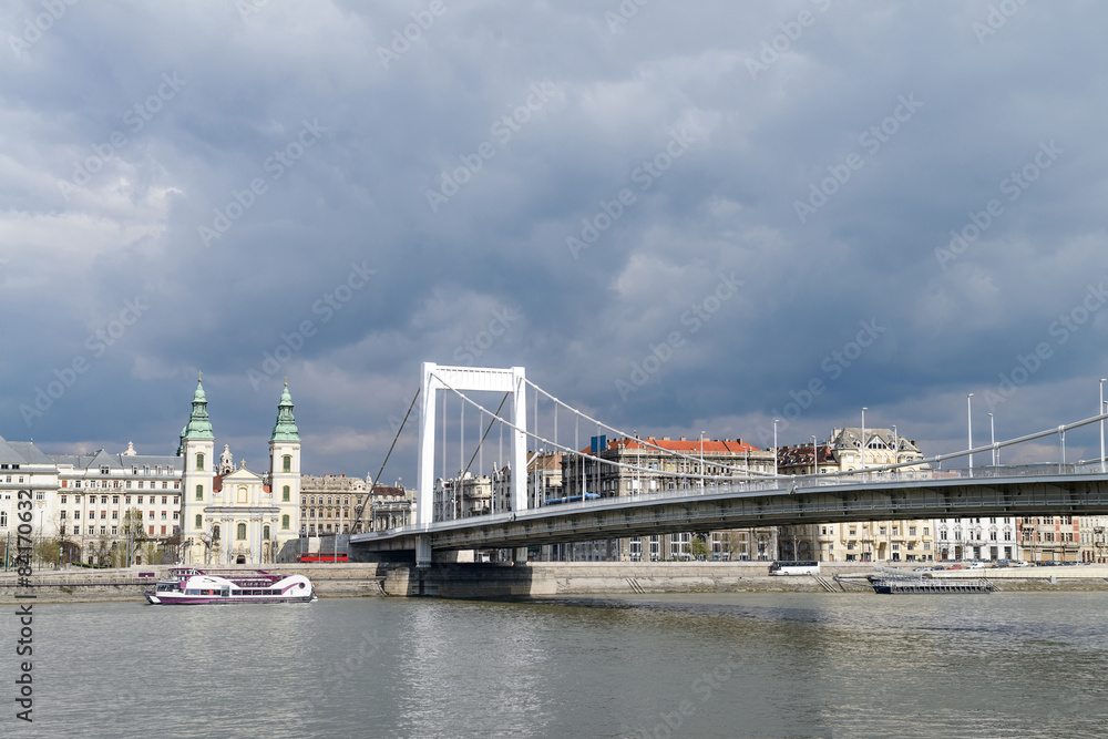 Fototapeta premium Elisabeth bridge in Budapest, Hungary